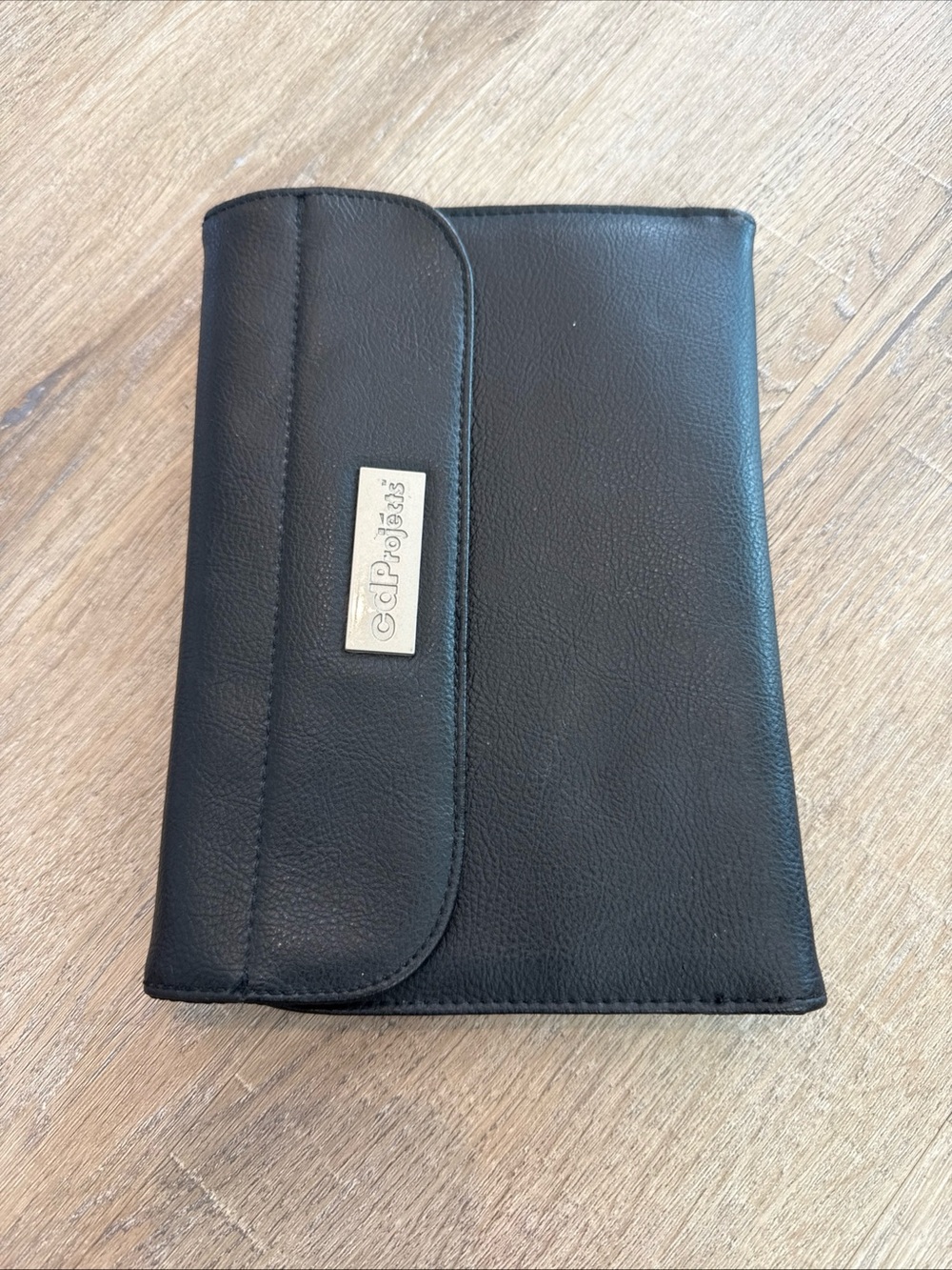 CD Projects slim leather cd/dvd case holder